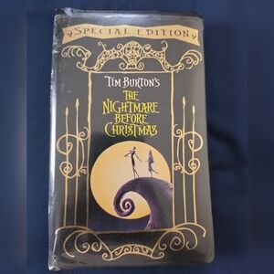 Tim Burton's The Nightmare Before Christmas Special Edition - Black & Gold